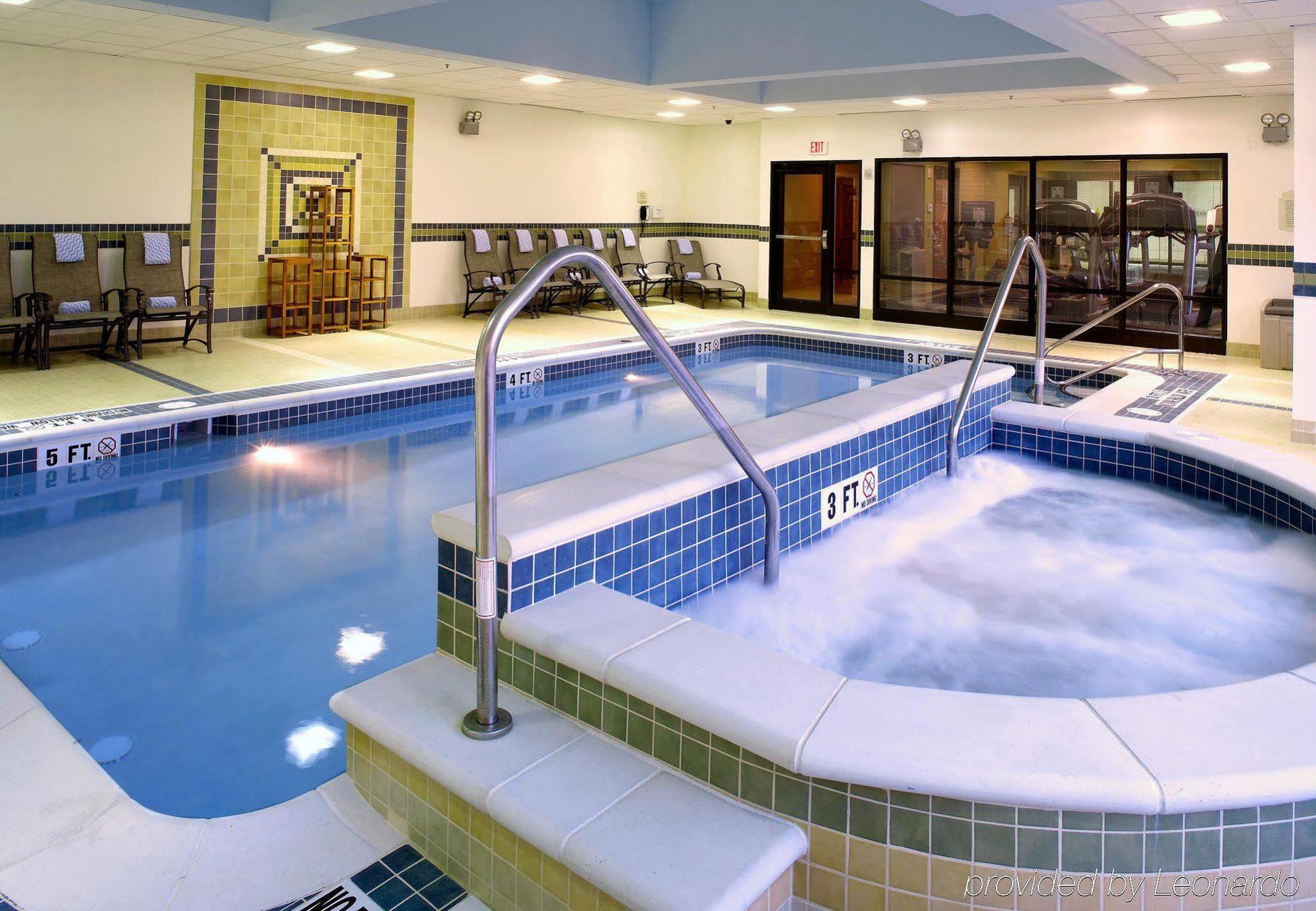 Fairfield & Pittsburgh Neville Island Hotel 3*